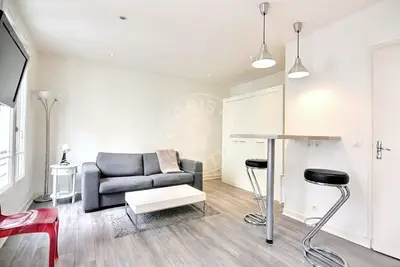 Studio 22m² Madeleine, Paris 9 Lift 1 250 € /Month Available from 08 Jul 2026