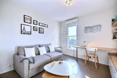 Studio 21m² 5 (4) Tolbiac, Paris 13 Balcony • Lift 1 183 € /Month Available from 08 Jul 2026