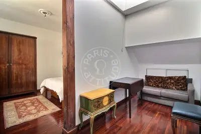 Studio alcove 28m² 5 (1) Centre George Pompidou, Paris 4 1 289 € /Month Available from 19 Dec 2026