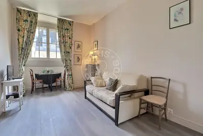 Studio 20m² 4 (2) Parc Monceau, Paris 8 1 300 € /Month Available from 12 Jul 2026