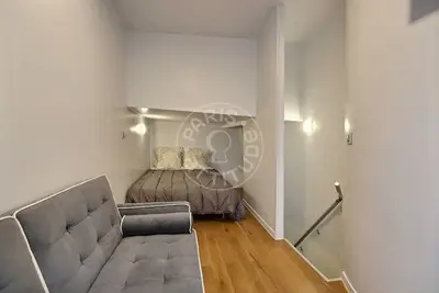 Studio alcove 21m² Belleville, Paris 20 1 100 € /Month Available from 03 Jul 2026