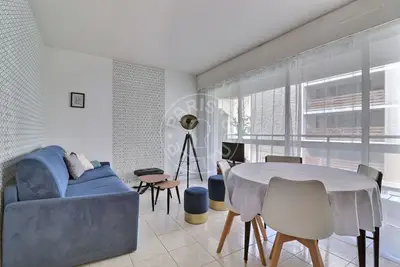 Studio 30m² Porte/Quai d'Ivry, Paris 13 Balcony • Lift 1 290 € /Month Available from 03 Aug 2026