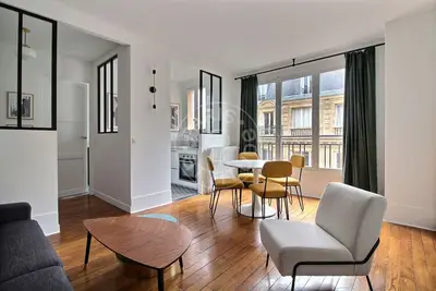 Studio 30m² 5 (1) Poissonnière, Paris 9 Lift 1 600 € /Month Available from 02 Aug 2027
