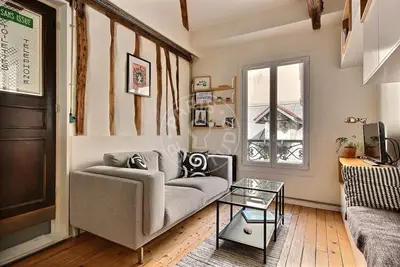 Studio alcove 26m² 5 (1) Guy Môquet, Paris 17 1 357 € /Month Available from 01 Aug 2027