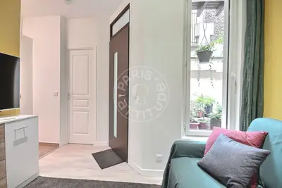 Studio alcove 23m² 5 (2) Guy Môquet, Paris 17 1 200 € /Month Available from 20 May 2027