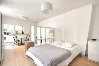 Studio alcove 28m² 5 (2) Temple, Paris 3 1 360 € /Month Available from 15 Jan 2027