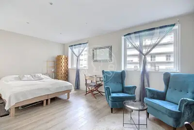 Studio 28m² Motte-Piquet Grenelle, Paris 15 Lift From 1 250 € /Month Available from 09 Jan 2027