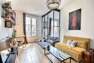 Studio alcove 27m² Arts et Métiers, Paris 3 1 390 € /Month Available from 10 Jul 2027