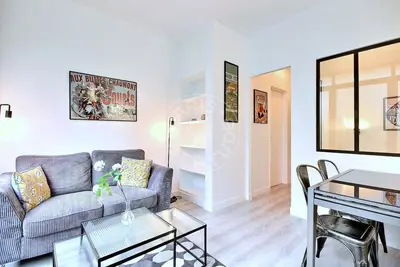 Studio alcove 35m² Buttes-Chaumont, Paris 19 1 300 € /Month Available from 05 Mar 2027