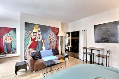 Studio alcove 39m² 5 (1) Centre George Pompidou, Paris 4 Lift 1 890 € /Month Available from 03 Nov 2026
