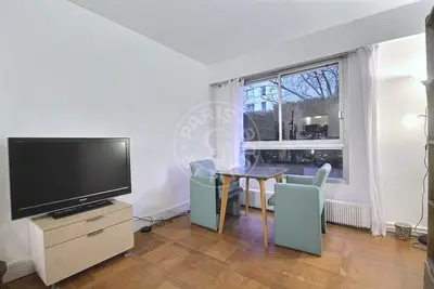 Studio 29m² Parc Monceau, Paris 8 Lift 1 500 € /Month Available from 02 Aug 2027
