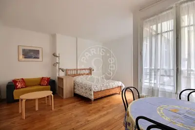 Studio 29m² Latin / Saint-Michel, Paris 5 Lift 1 400 € /Month Available from 28 Jul 2027