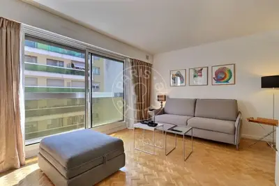 Studio 30m² Reuilly-Diderot, Paris 12 Lift 1 400 € /Month Available from 09 Oct 2026
