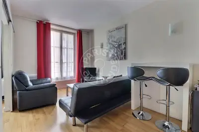 Studio 29m² Canal Saint-Martin, Paris 10 1 300 € /Month Available from 19 Jun 2027