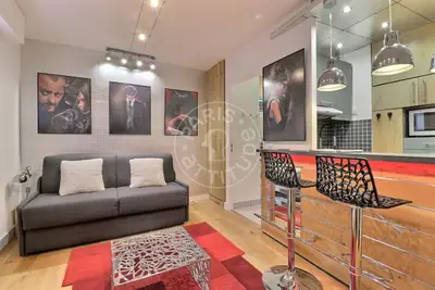 Studio 23m² Bibliothèque François Mitterrand, Paris 13 Lift 1 100 € /Month Available from 01 Jul 2026