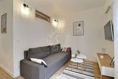 Studio alcove 29m² Porte de Saint-Cloud, Paris 16 Lift 1 360 € /Month Available from 27 Jul 2026