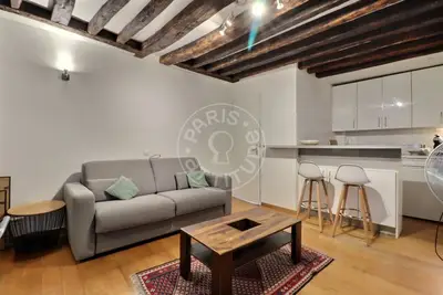 Studio 25m² Ile Saint-Louis, Paris 4 1 300 € /Month Available from 03 Feb 2027