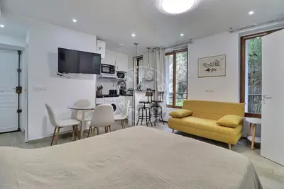 Studio 25m² Quais de Seine, Paris 13 1 370 € /Month Available from 06 Oct 2026
