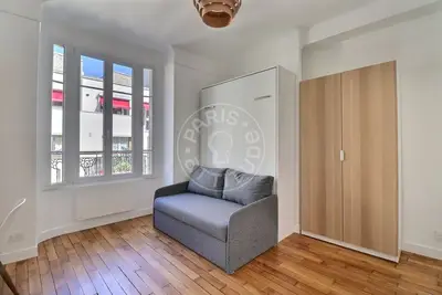Studio 22m² Jules Joffrin - Mairie du 18ème, Paris 18 Lift 1 200 € /Month Available from 30 Jun 2026