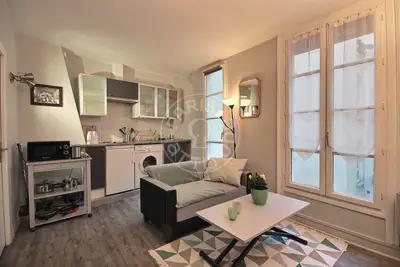 Studio 22m² Notre-Dame de Lorette, Paris 9 Lift 1 105 € /Month Available from 01 Jun 2027