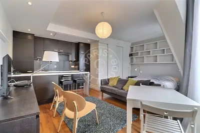 Studio alcove 30m² 4 (1) Poissonnière, Paris 9 Lift 1 550 € /Month Available from 07 Jun 2027
