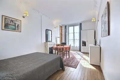 Studio 35m² 4.9 (8) Ile de la Cité, Paris 1 Balcony 1 774 € /Month Available from 07 Sep 2026