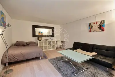 Studio alcove 33m² 4.3 (4) Montorgueil, Paris 2 Lift 1 708 € /Month Available from 14 Sep 2026