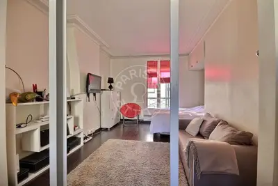 Studio 30m² 4 (1) Tour Eiffel, Paris 7 1 400 € /Month Available from 24 Jul 2026