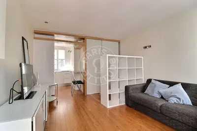 Studio 24m² 5 (1) République, Paris 10 1 190 € /Month Available from 06 Oct 2026