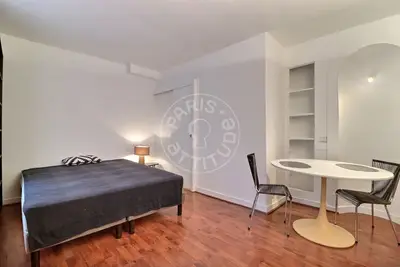 Studio 26m² 4.5 (2) Tour Eiffel, Paris 7 1 260 € /Month Available from 25 Dec 2026