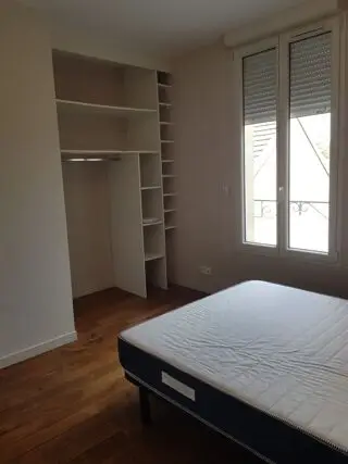 3 1 870 € CC* Maison 64 m 2 Paris 12 4 pièces 3 chambres Terrain 25 m 2 Maison avec espace extérieur. cette charmante maison est louée par un particul