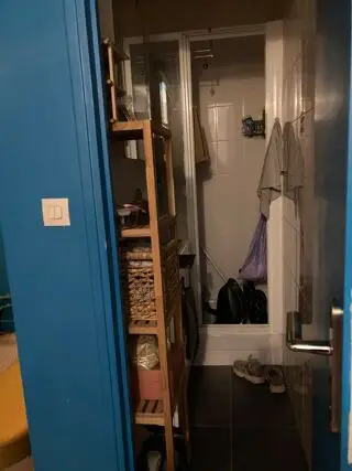 5 1 000 € CC* Appartement 20 m 2 Paris 19 1 pièce 1 chambre 20 m2 , metro belleville/ pyrennees paris 19ème. rue rampal entre pyrénée et belleville bu