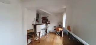 Voir d'autres photos 6 1 450 € CC* Appartement 26 m 2 Paris 7 Exclusivité 1 pièce DPE : D 262 kWh/m².an 10 kg CO 2 /m².an À Paris, rue de La Chaise, s