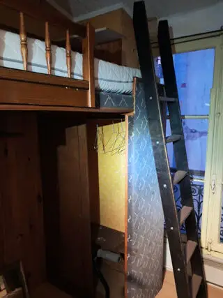 3 430 € CC* Chambre 9 m 2 Paris 19 1 pièce 1 chambre Petite pièce bureau, paris 19eme. a louer à paris 19ème - proche du métro télégraphe - petite piè