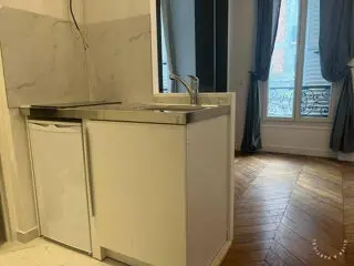 Nouveau Voir d'autres photos 6 1 400 € CC* Appartement 33 m 2 Paris 16 1 pièce DPE : E 330 kWh/m².an 10 kg CO 2 /m².an Studio meublé 33 m² paris 16e. 