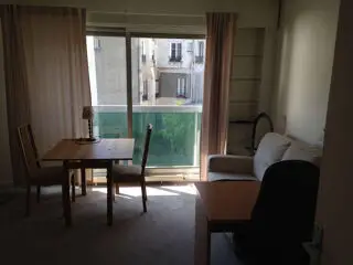 Nouveau Voir d'autres photos 6 970 € CC* Appartement 24 m 2 Paris 17 1 pièce DPE : D 250 kWh/m².an 6 kg CO 2 /m².an Studio porte maillot. appartement 
