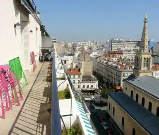 Nouveau Voir d'autres photos 6 1 240 € CC* Appartement 24 m 2 Paris 15 1 pièce Ascenseur DPE : C 180 kWh/m².an 30 kg CO 2 /m².an Superbe studio meublé