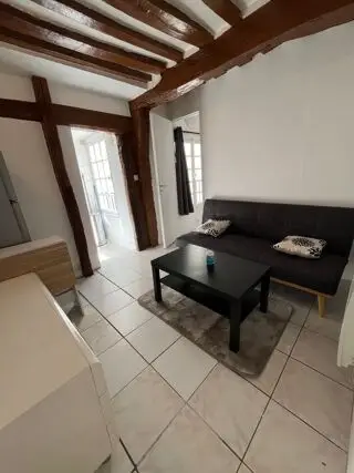 Voir d'autres photos 10 1 250 € CC* Appartement 23 m 2 1 pièce 1 chambre DPE : F 420 kWh/m².an 30 kg CO 2 /m².an Studio de 23m2 à louer sur paris 06. 