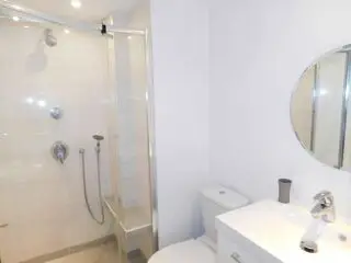 Nouveau 5 750 € CC* Appartement 24 m 2 Paris 9 1 pièce Studio meublé charges comprises paris 09. studio comprend tout le nécessaire de cuisine (assiet