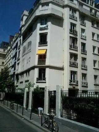 Nouveau 3 850 € CC* Appartement 25 m 2 Paris 16 1 pièce DPE : E 330 kWh/m².an 50 kg CO 2 /m².an Studio 25 m2 - paris 16ème arrondissement. appartement