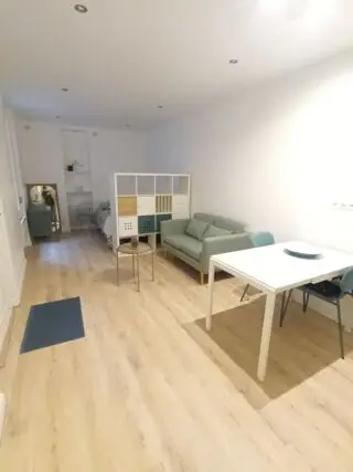 Nouveau Voir d'autres photos 12 1 300 € CC* Appartement 27 m 2 Paris 16 1 pièce 1 chambre DPE : C Studio 27 m2 rue assomption. dans le 16ème arrondiss