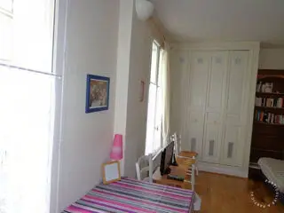 Nouveau Voir d'autres photos 6 995 € CC* Appartement 30 m 2 Paris 14 1 pièce DPE : F 420 kWh/m².an 30 kg CO 2 /m².an Location meublée studio 30 m² par