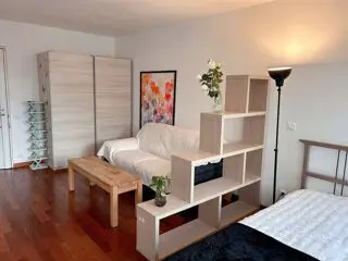3 1 310 € CC* Appartement 28 m 2 Paris 20 1 pièce Ascenseur DPE : D 250 kWh/m².an 50 kg CO 2 /m².an Grand studio à louer à paris. appartement de 28 m2