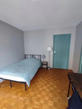 Nouveau Voir d'autres photos 6 1 250 € CC* Appartement 28 m 2 Paris 16 1 pièce Ascenseur DPE : E 330 kWh/m².an 70 kg CO 2 /m².an Studio meublé paris 1