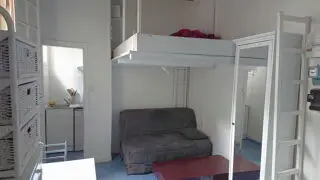 Nouveau 3 850 € CC* Appartement 18 m 2 Paris 1 1 pièce DPE : E 250 kWh/m².an 70 kg CO 2 /m².an Studio meublé et équipe 18m² paris centre. appartement 