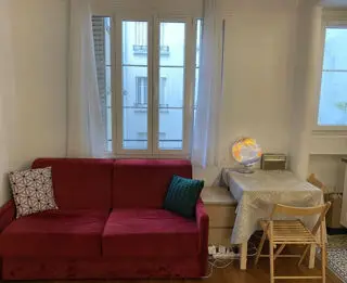 Nouveau 5 1 230 € CC* Appartement 21 m 2 Paris 7 1 pièce DPE : C 180 kWh/m².an 30 kg CO 2 /m².an Beau studio meublé 21m². appartement de 21 m2 à louer